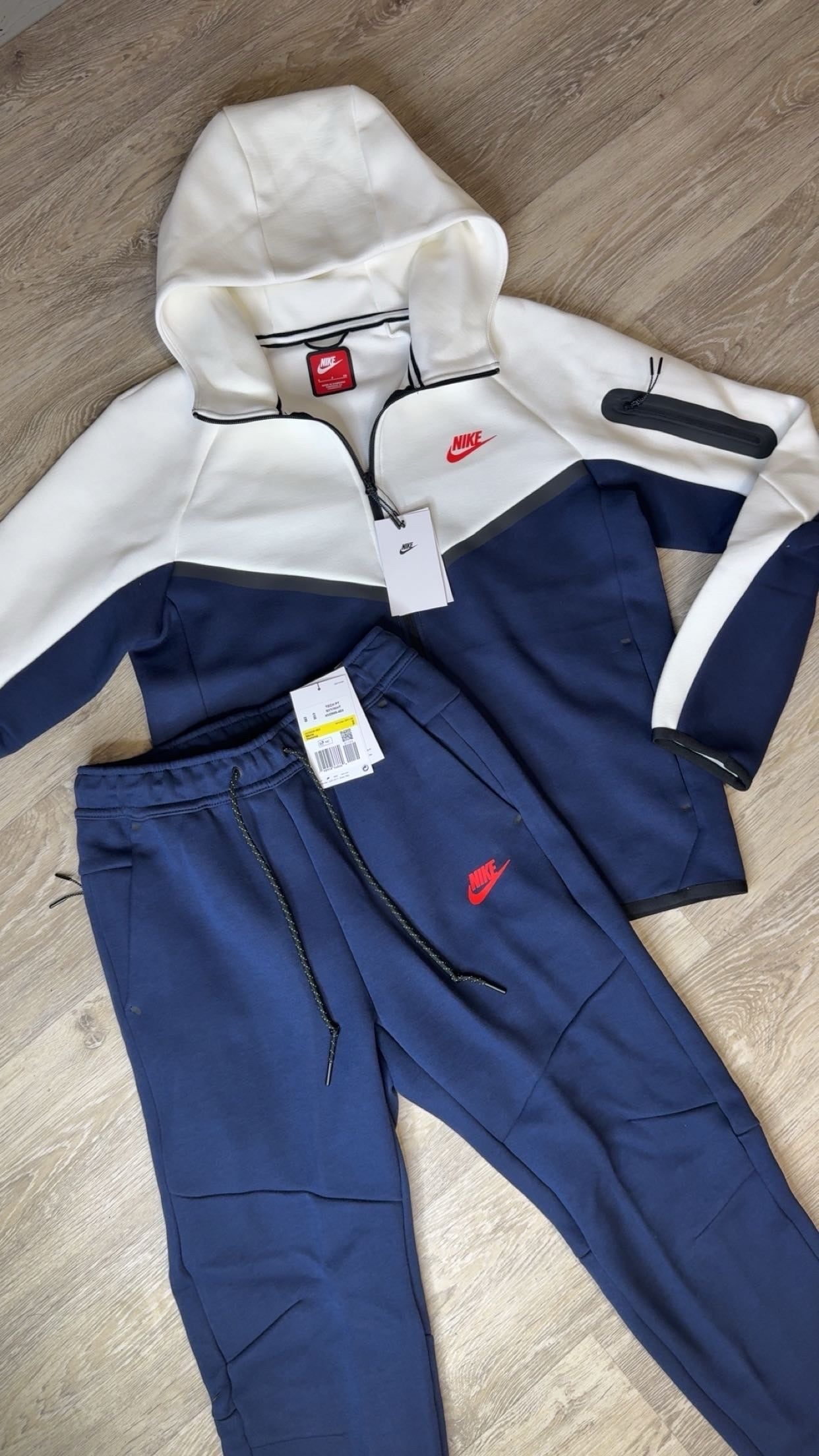 Nike Tech Fleece White/Navy/Red Tick
