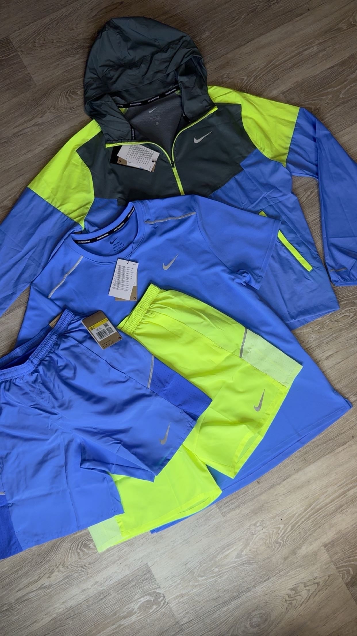 Nike Windrunner Jacket, T-Shirt & 2 Shorts Neon/Blue