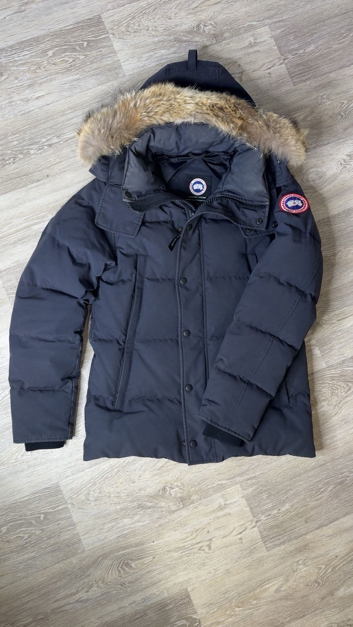 PRE-OWNED Canada Goose Wyndham Parka in Navy Blue