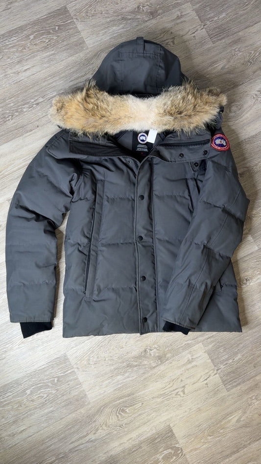 PRE-OWNED Canada Goose Wyndham Parka in Grey